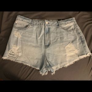 Fashion Nova light wash denim shorts